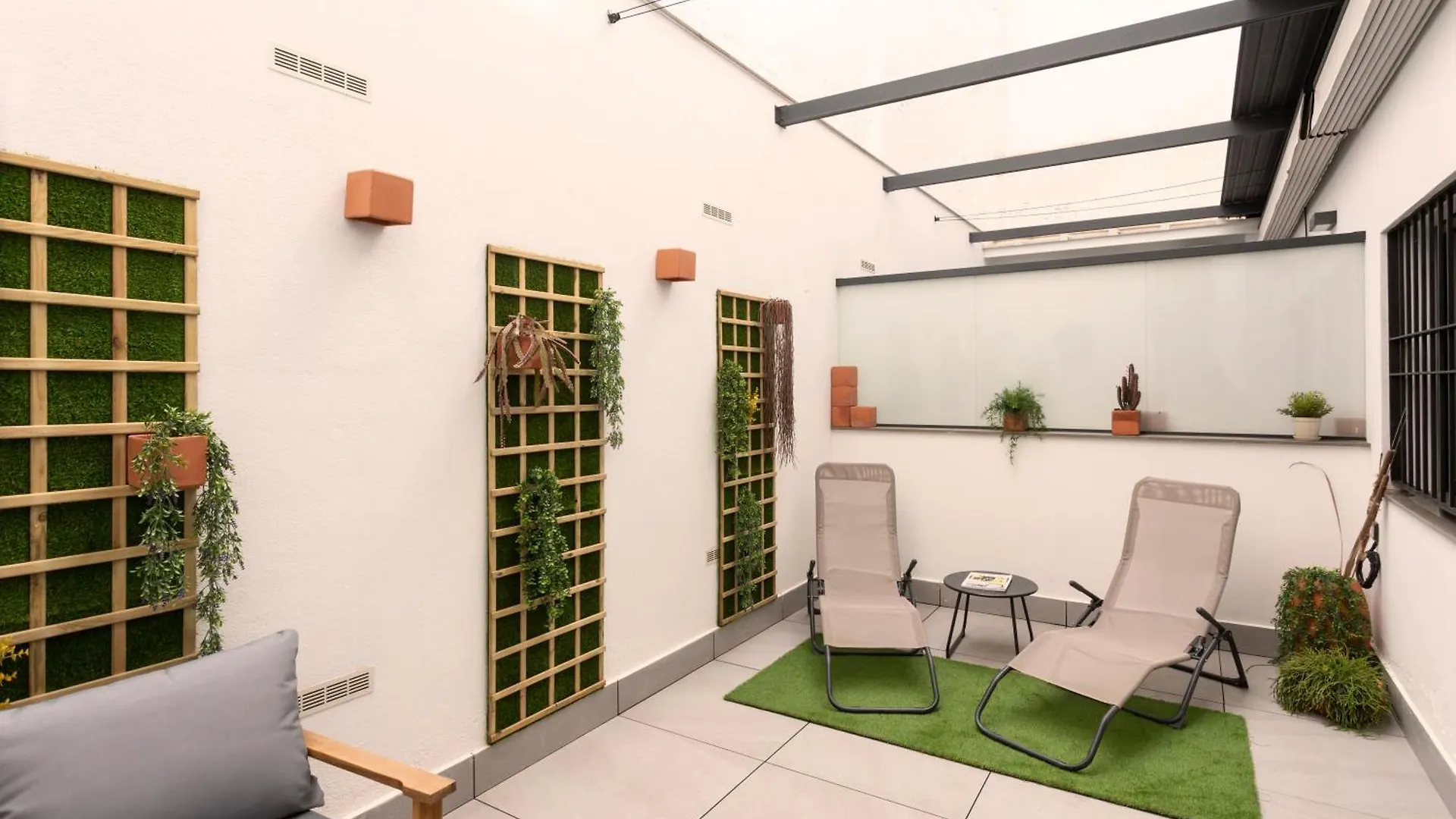 Apartamentos Bajeles Sevilla Urban Seville